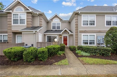 /international/us/705-queens-path-williamsburg-va-110107928513/