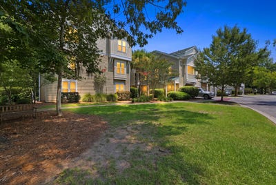 /international/us/charleston-sc-110109657832/