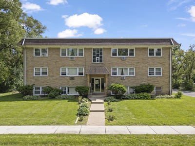 /international/us/255-e-oak-street-addison-il-110108885639/