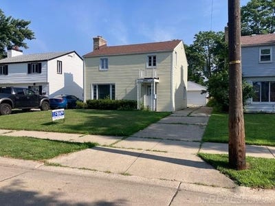 /international/us/8641-harding-street-center-line-mi-110120037968/