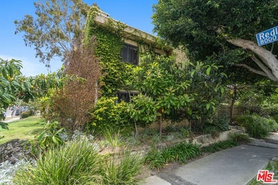 /international/us/8630-falmouth-ave-playa-del-rey-ca-110109062931/