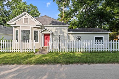 /international/us/306-s-line-street-jefferson-tx-110100395337/