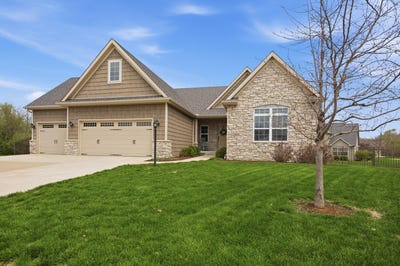/international/us/1204-ashford-court-mahomet-il-110108958238/