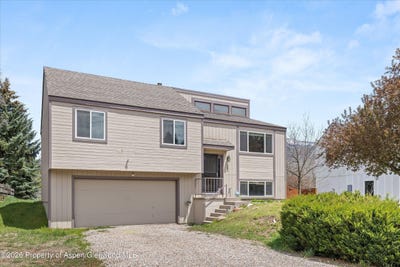 /international/us/382-summit-drive-carbondale-co-110107653419/