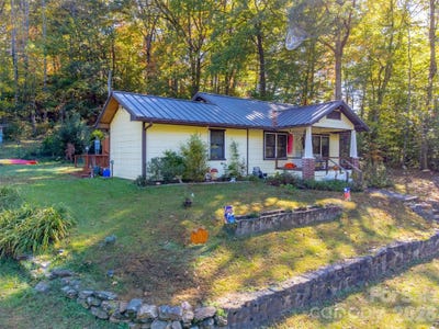 /international/us/152-mills-branch-road-sylva-nc-110120425909/