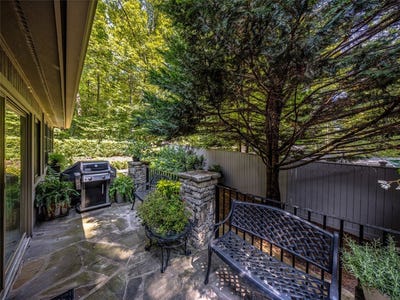 /international/us/64-toxaway-shores-lake-toxaway-nc-110100681067/