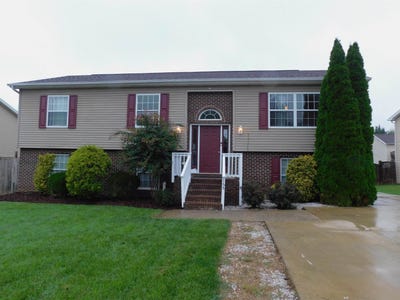 /international/us/165-clara-ct-harrisonburg-va-110119959849/