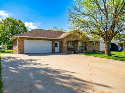 /international/us/818-church-hill-dr-larchwood-ia-110107278067/
