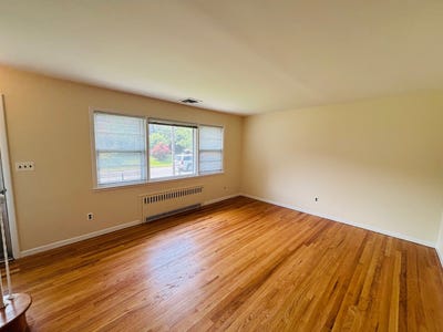 /international/us/20-union-av-glen-head-ny-110108819342/