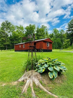 /international/us/385-lyon-road-bainbridge-ny-110108845952/