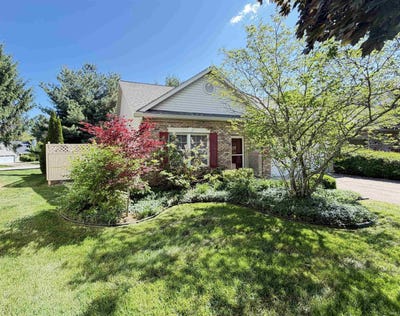 /international/us/3944-n-whitewood-way-bloomington-in-110107721905/