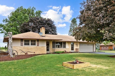 /international/us/32123-new-lebanon-road-hampshire-il-110108610316/