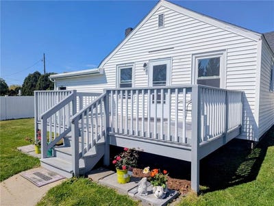 /international/us/1609-w-main-road-middletown-ri-110107938730/