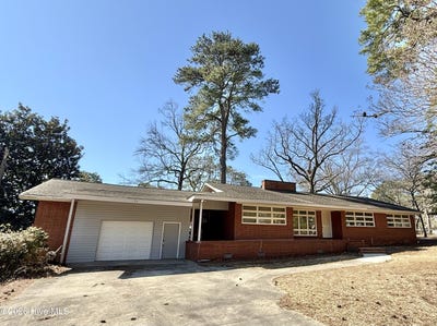 /international/us/106-carolina-avenue-williamston-nc-110105765387/