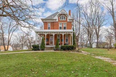 /international/us/320-east-st-tipton-ia-110103478293/