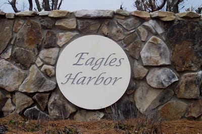 /international/us/407-eagles-harbor-drive-hodges-sc-110097133489/