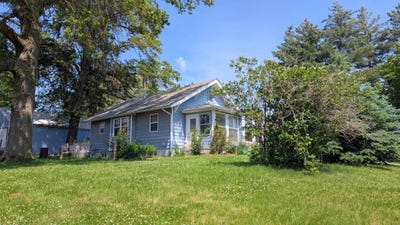 /international/us/105-s-fairview-st-exira-ia-110108552358/