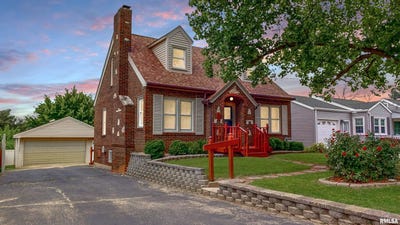 /international/us/549-roosevelt-street-creve-coeur-il-110109835808/