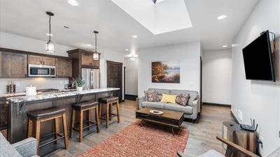 /international/us/317-central-avenue-whitefish-mt-110099452993/