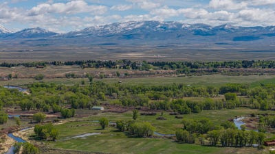 /international/us/1501-s-veterans-st-saratoga-wy-110108408780/