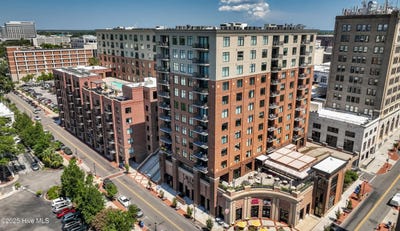 /international/us/240-n-water-street-wilmington-nc-110108797406/