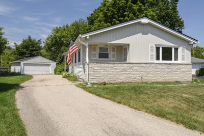 /international/us/w183n8591-lawrence-ct-menomonee-falls-wi-110101367994/