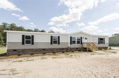 /international/us/11621-straight-gate-road-whitakers-nc-110110367178/