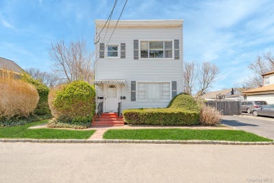/international/us/183-s-7th-street-lindenhurst-ny-110107356038/