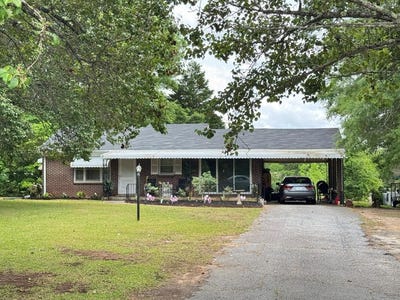 /international/us/1507-mccormick-hwy-greenwood-sc-110107717777/