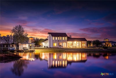 /international/us/925-river-ranch-circle-martindale-tx-110106471289/