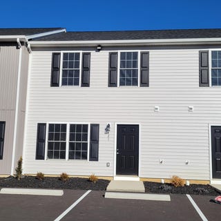 /international/us/421-n-washington-avenue-pulaski-va-110104815696/