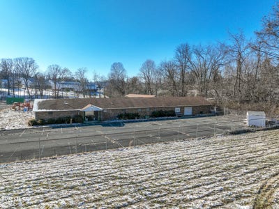 /international/us/160-creekside-trail-bristol-va-110105267744/