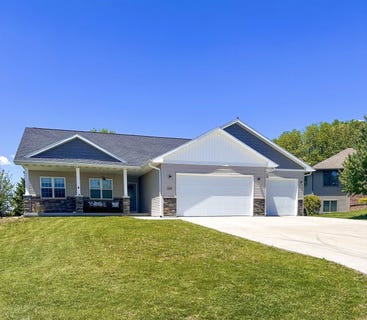 /international/us/224-clover-lane-janesville-wi-110099720209/