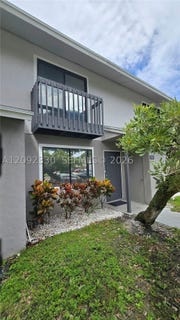 /international/us/605-riverside-dr-green-acres-fl-110119966103/