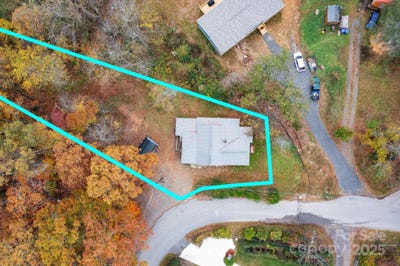 /international/us/226-mount-allen-heights-black-mountain-nc-110103267658/