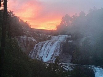 /international/us/221-toxaway-falls-drive-lake-toxaway-nc-110106952691/