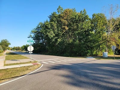 /international/us/125-s-delany-road-gurnee-il-110107667166/