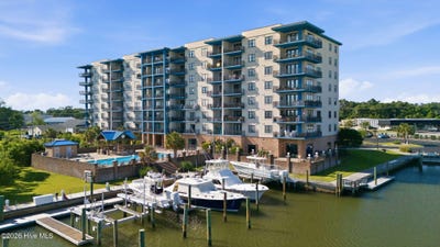 /international/us/4425-arendell-street-morehead-city-nc-110108667089/