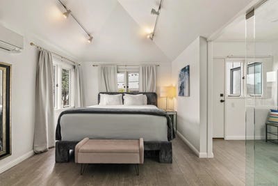 /international/us/1264-5-prospect-street-la-jolla-ca-110107279754/