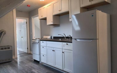 /international/us/15-studley-st-new-bedford-ma-110108034077/