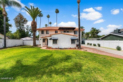 /international/us/7431-vanalden-avenue-reseda-ca-110105423276/