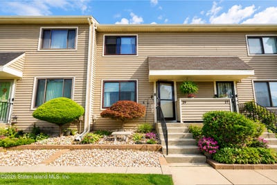 /international/us/29-wood-court-staten-island-ny-110108976944/