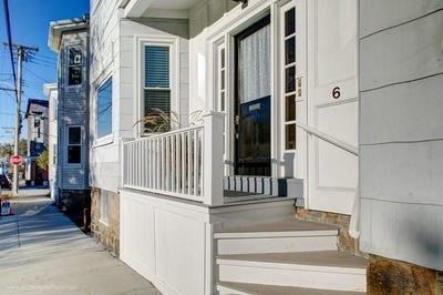 /international/us/6-equality-street-newport-ri-110091668955/