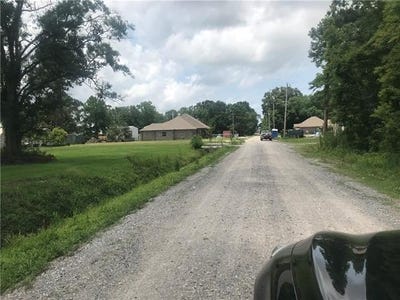 /international/us/432-river-oaks-drive-destrehan-la-110094578585/