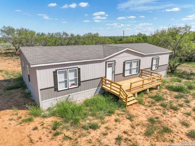 /international/us/636-county-road-1615-moore-tx-110102708448/