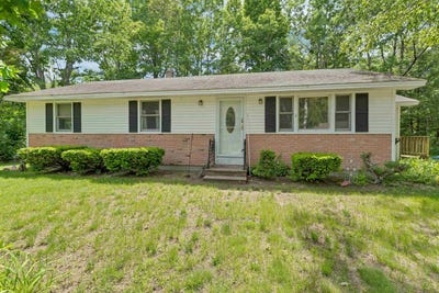 /international/us/12-cameron-drive-farmington-nh-110108684801/
