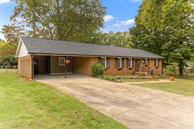 /international/us/418-wedgewood-drive-boiling-springs-sc-110120486692/