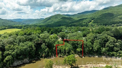 /international/us/765-river-road-hot-springs-nc-110109156723/