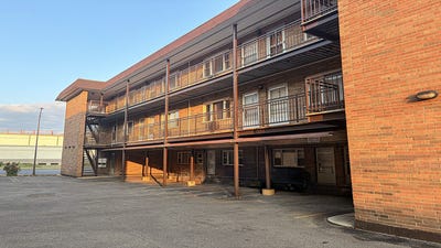 /international/us/2330-n-harlem-avenue-elmwood-park-il-110110086642/