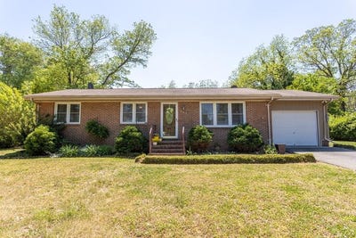 /international/us/137-buffalo-road-clarksville-va-110107489335/